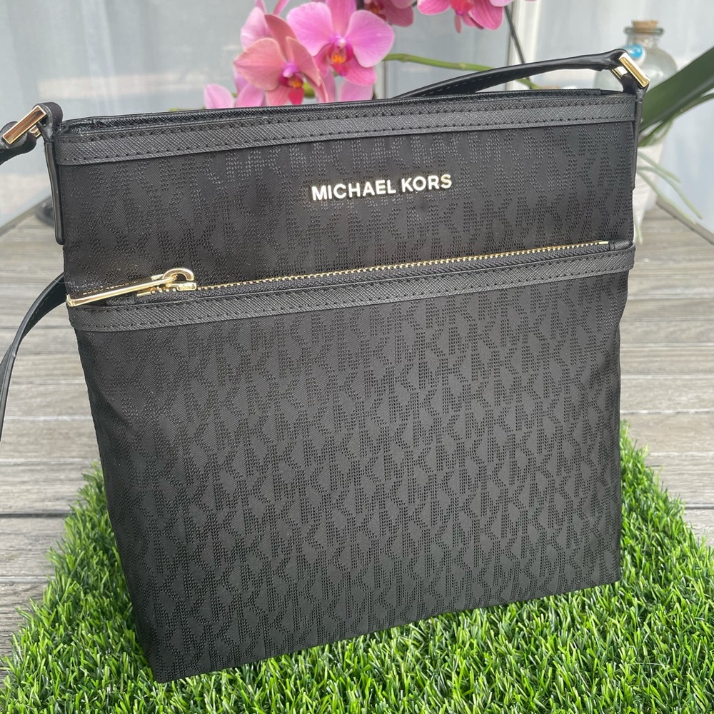 Michael Kors Kempton medium messenger